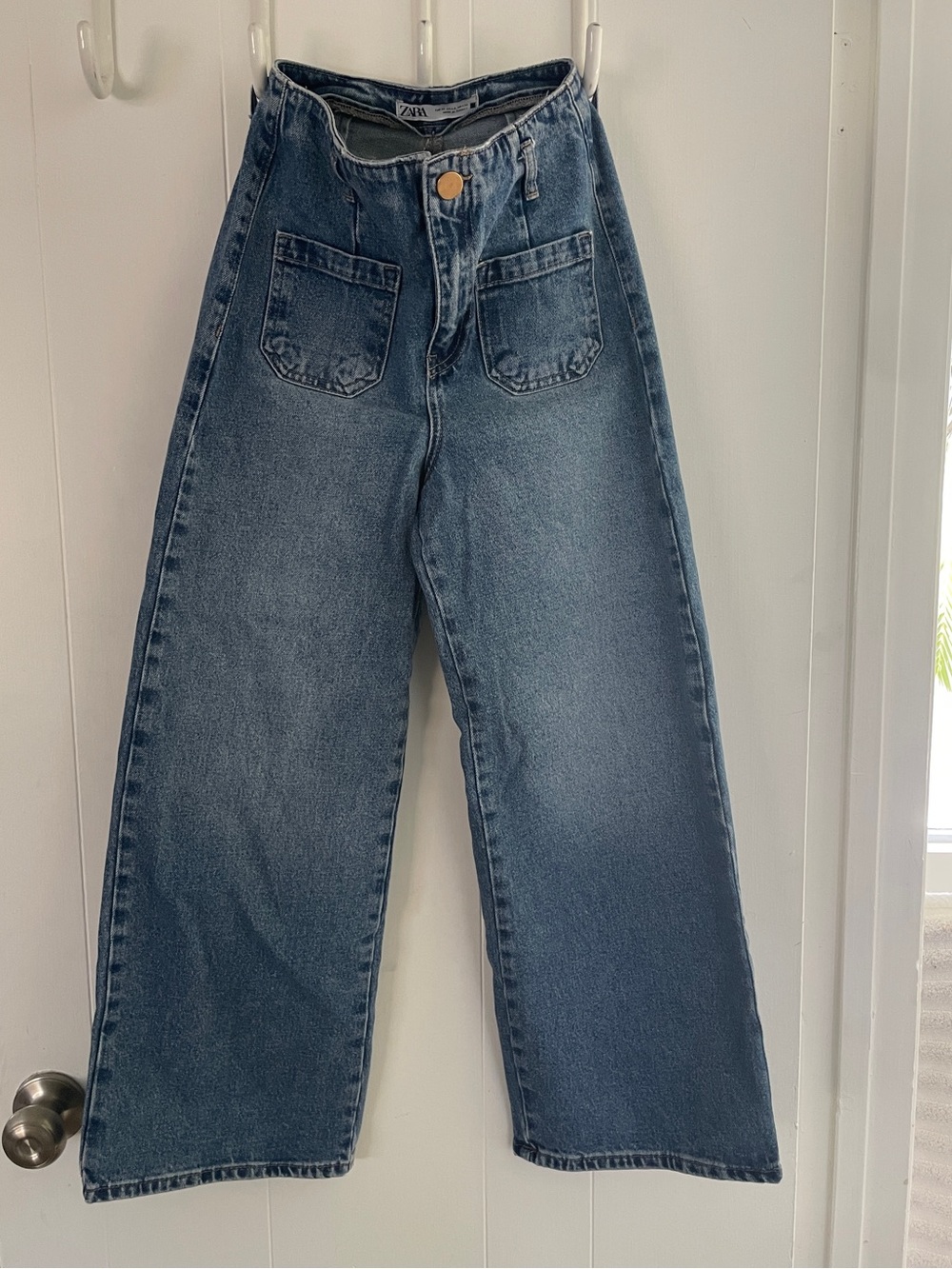 Zara Wide-Leg High-Rise Jeans in Medium Blue Wash